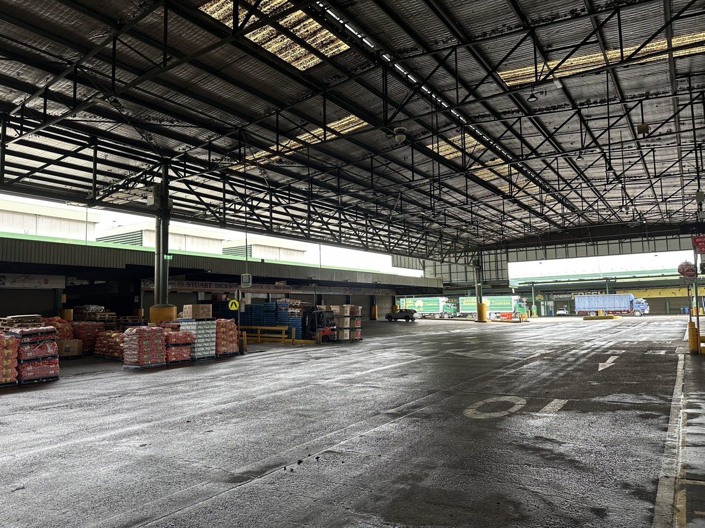 Long-span steel roof structure at Sydney Markets
